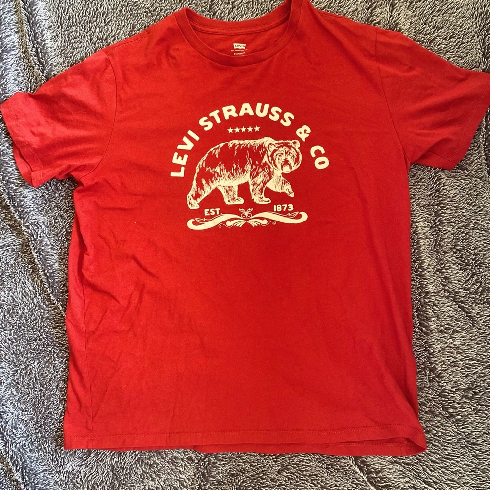 Levi's Red Graphic Tee - Short Sleeve